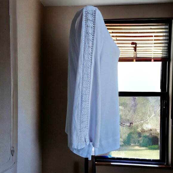 APPLESEEDS (MED) Crisp White 3/4 Sleeve w Embroidered Stitching - Picture 2 of 8